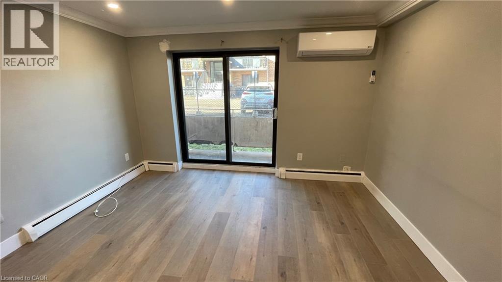 700 Lawrence Road Unit# 102, Hamilton, ON - Indoor Photo Showing Other Room