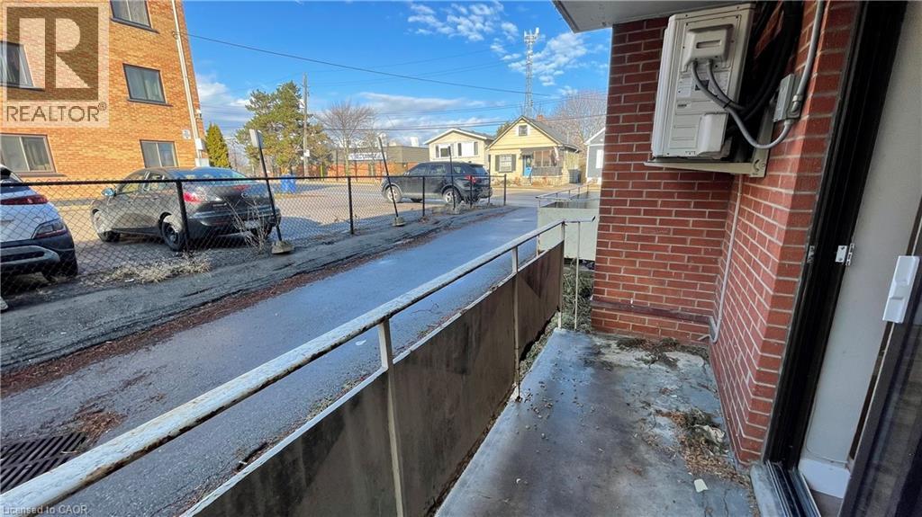 700 Lawrence Road Unit# 102, Hamilton, ON - Outdoor