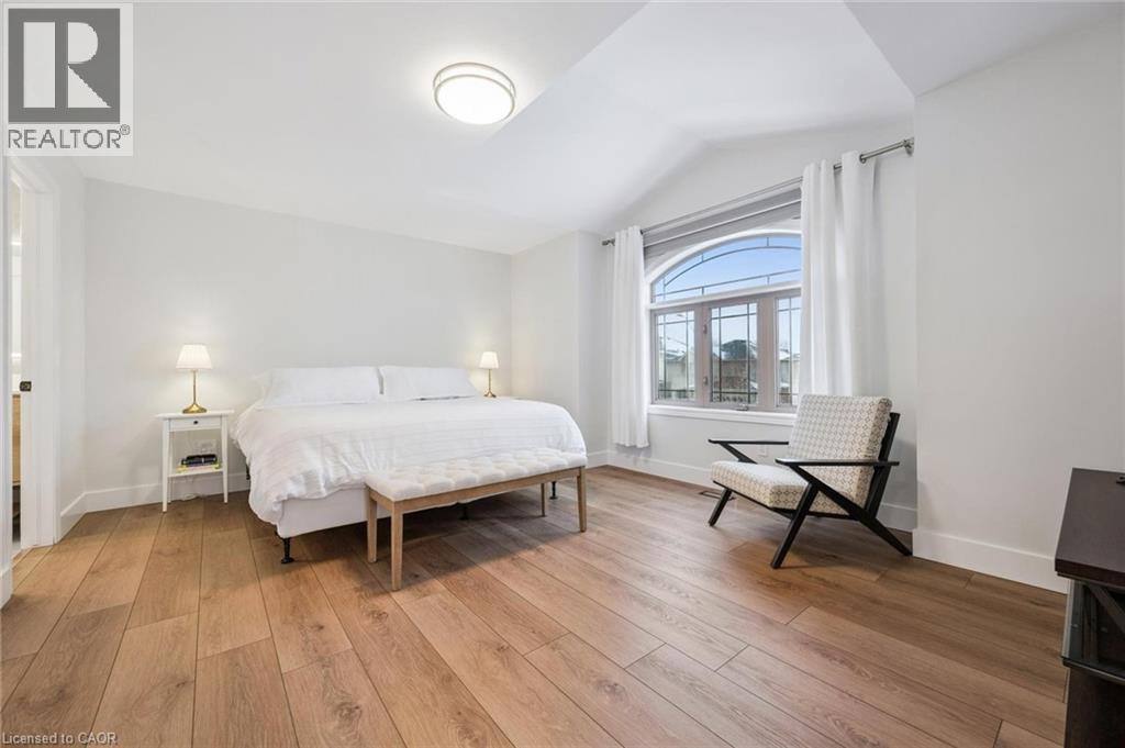 28 Kathleen Court, Hamilton, ON - Indoor Photo Showing Bedroom