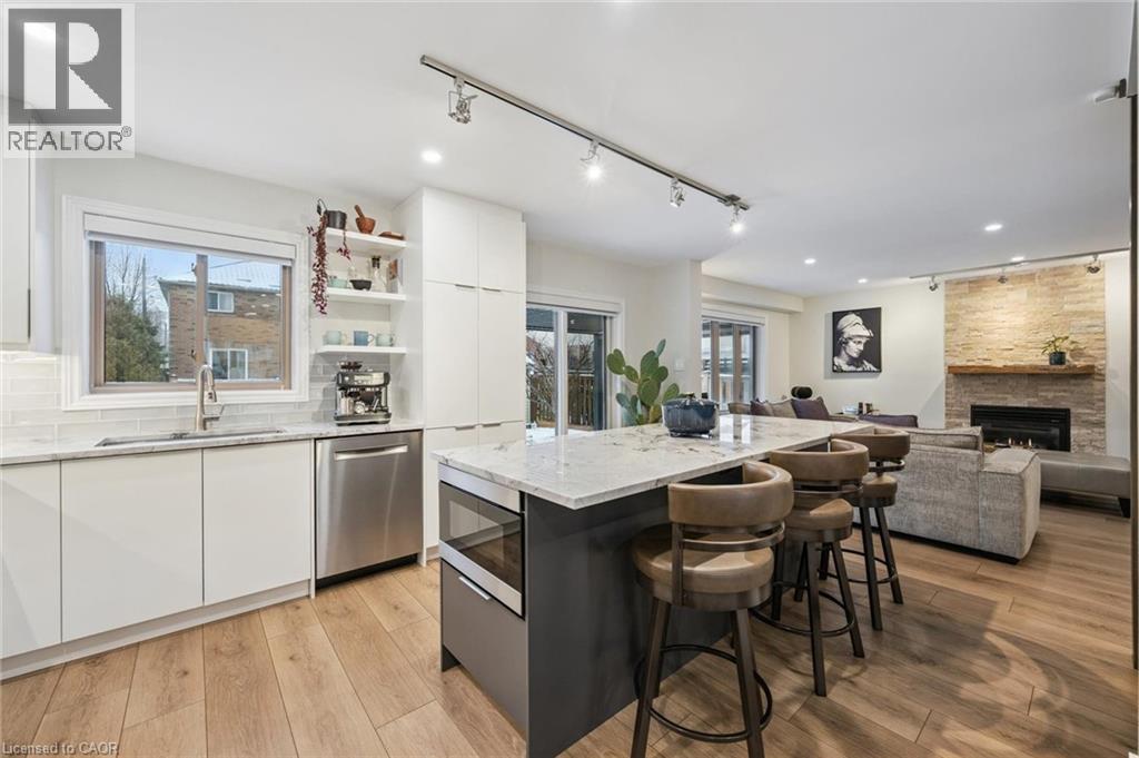 28 Kathleen Court, Hamilton, ON - Indoor