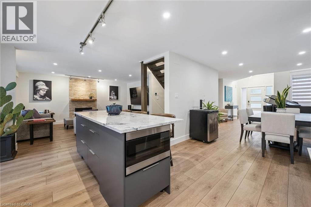 28 Kathleen Court, Hamilton, ON - Indoor