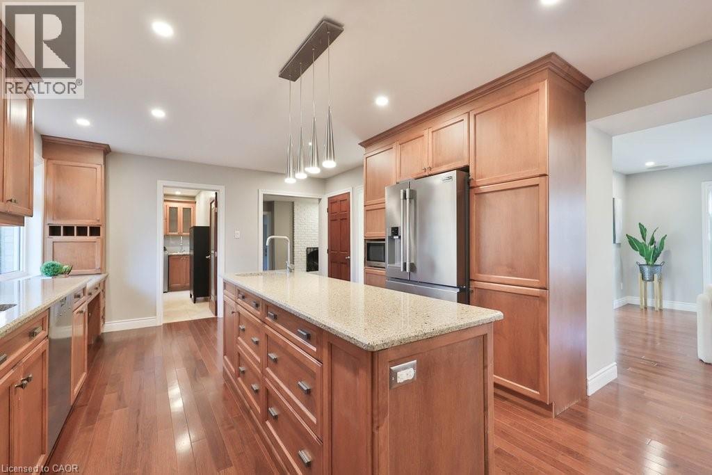 4240 Dunvegan Road, Burlington, ON - Indoor Photo Showing Kitchen
