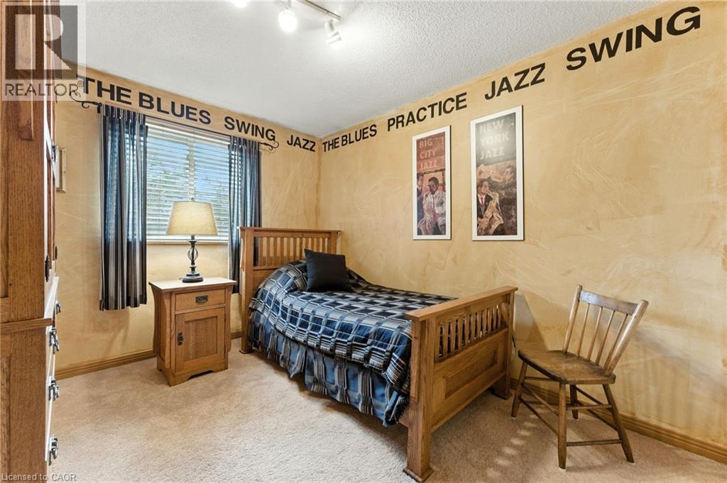 3 Atkins Drive, Hamilton, ON - Indoor Photo Showing Bedroom