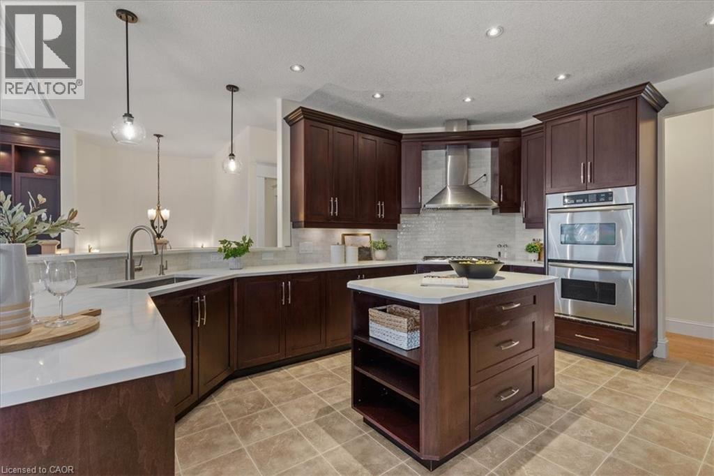 86 Canters Close, Kitchener, ON - Indoor Photo Showing Kitchen With Upgraded Kitchen