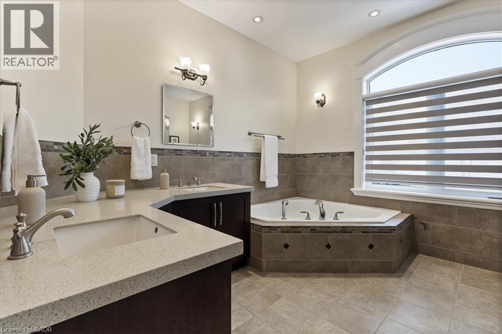 86 Canters Close, Kitchener, ON - Indoor Photo Showing Bathroom