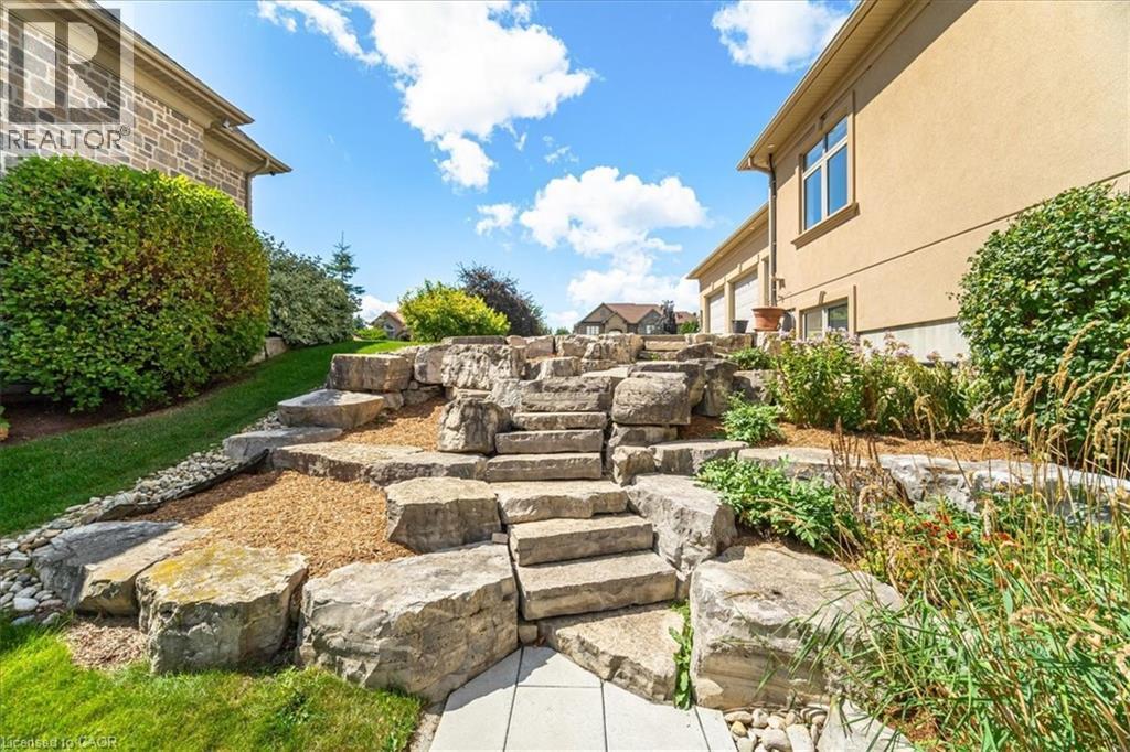 86 Canters Close, Kitchener, ON - Outdoor