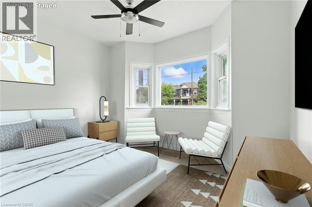 684 Beach Boulevard, Hamilton, ON - Indoor Photo Showing Bedroom