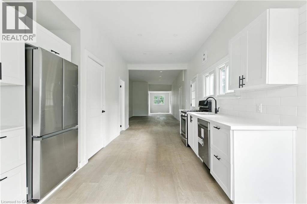 684 Beach Boulevard, Hamilton, ON - Indoor Photo Showing Kitchen