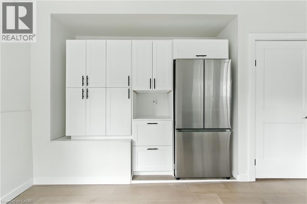 684 Beach Boulevard, Hamilton, ON - Indoor