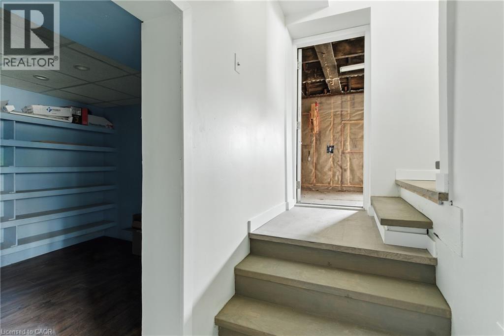 684 Beach Boulevard, Hamilton, ON - Indoor Photo Showing Other Room