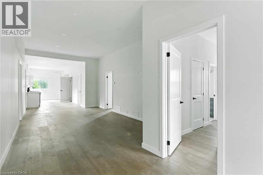 684 Beach Boulevard, Hamilton, ON - Indoor Photo Showing Other Room