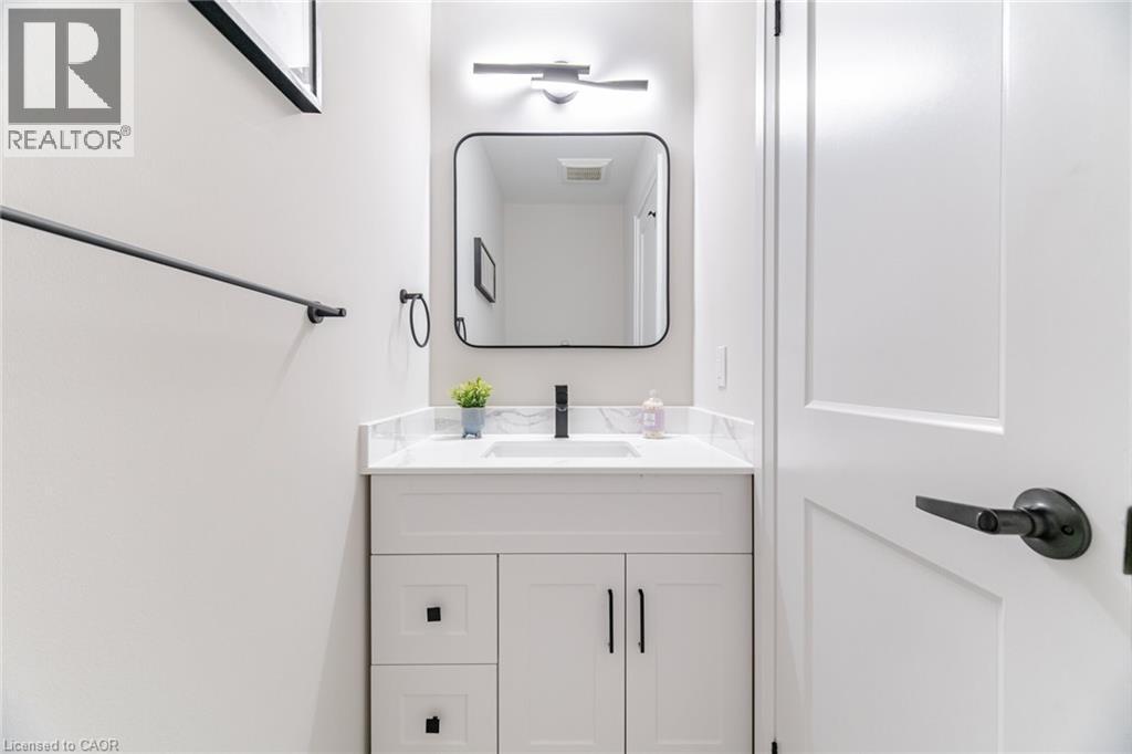 2392 Arnold Crescent, Burlington, ON - Indoor