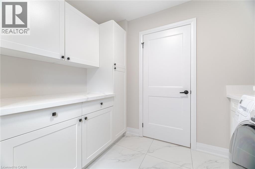 2392 Arnold Crescent, Burlington, ON - Indoor Photo Showing Laundry Room
