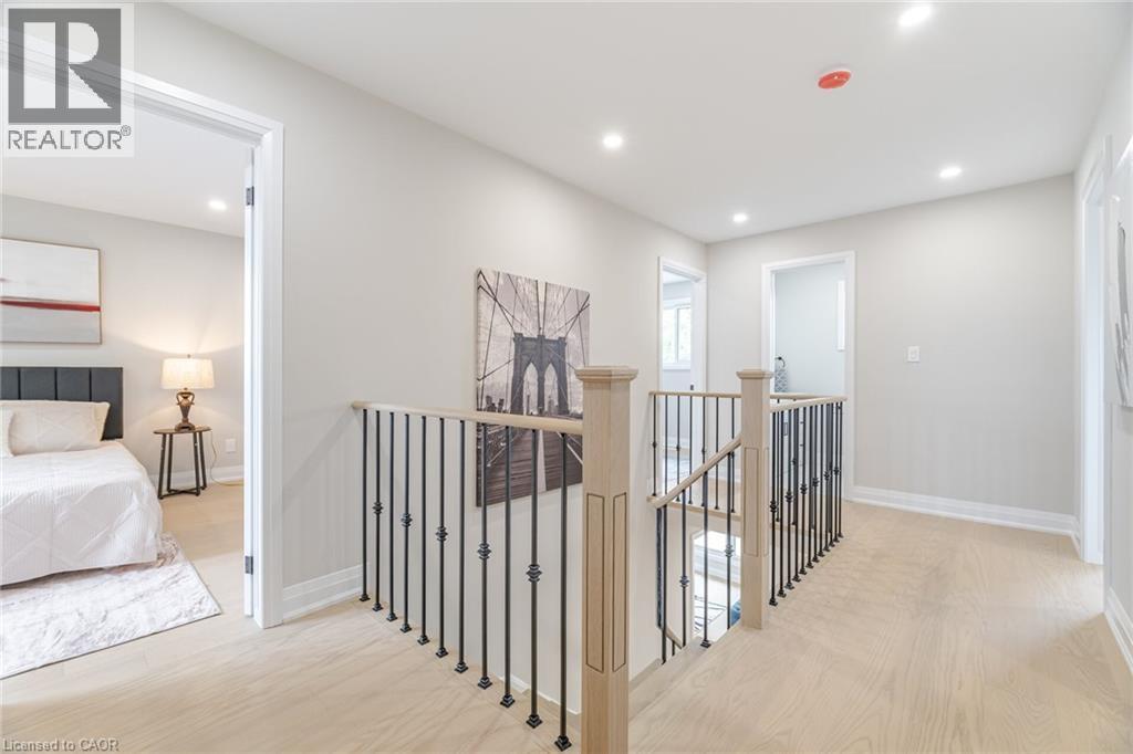 2392 Arnold Crescent, Burlington, ON - Indoor Photo Showing Other Room