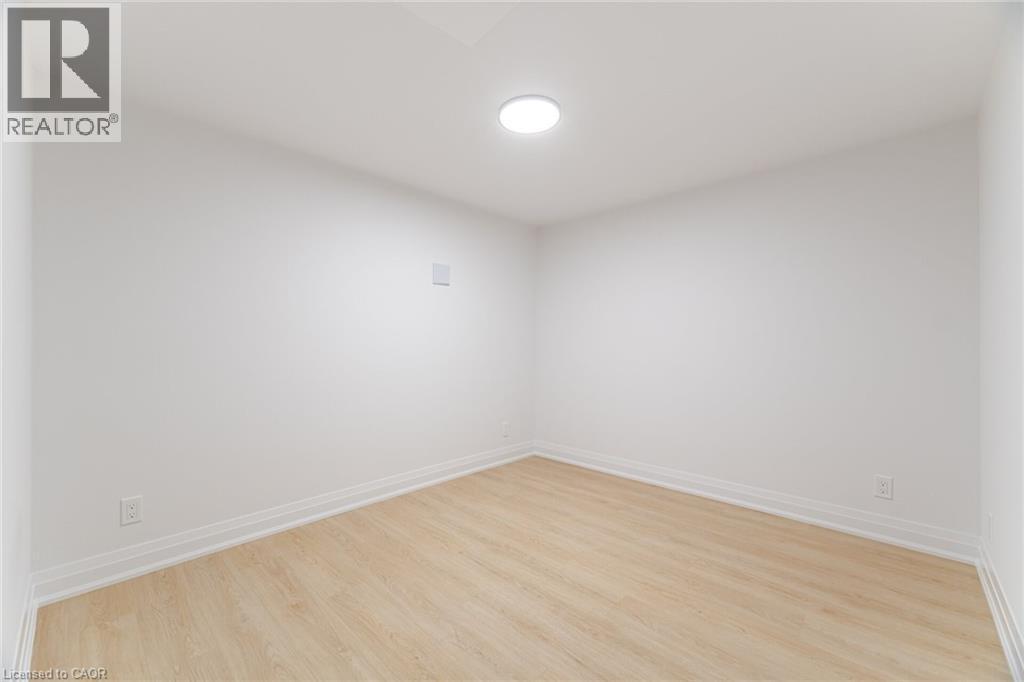 2392 Arnold Crescent, Burlington, ON - Indoor Photo Showing Other Room