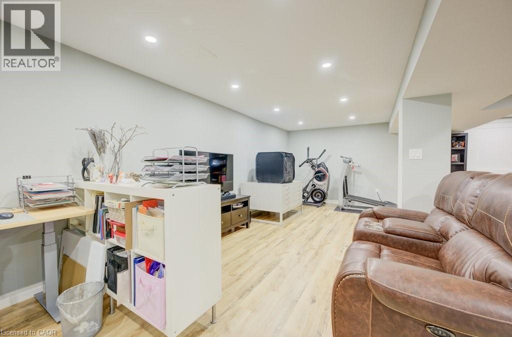 1 Bryant Court, Hamilton, ON - Indoor