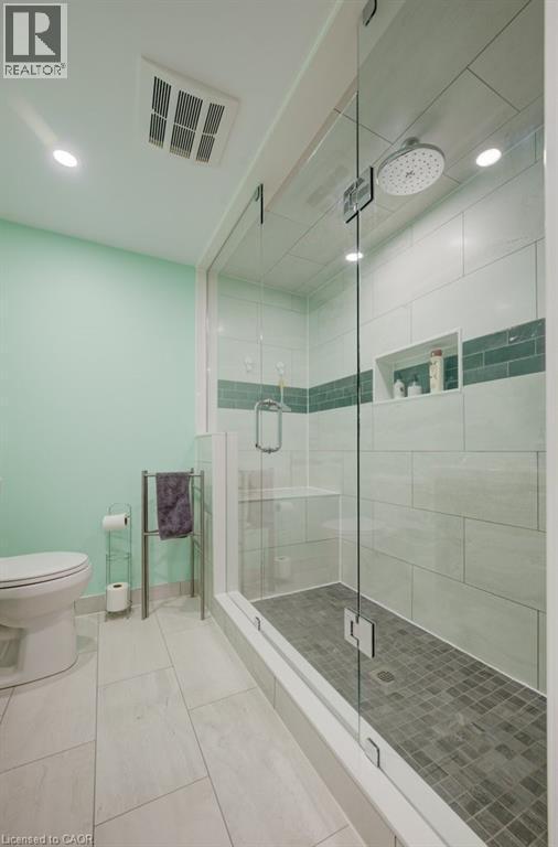 1 Bryant Court, Hamilton, ON - Indoor Photo Showing Bathroom