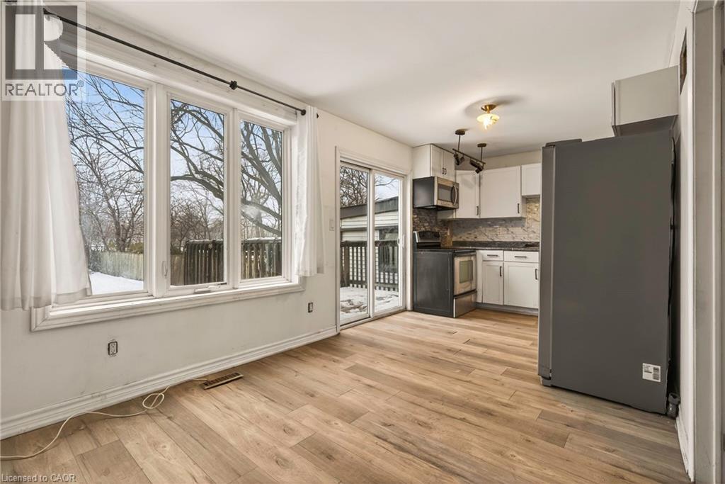 Living Room/Kitchen - 218 East 8Th Street, Hamilton, ON - Indoor