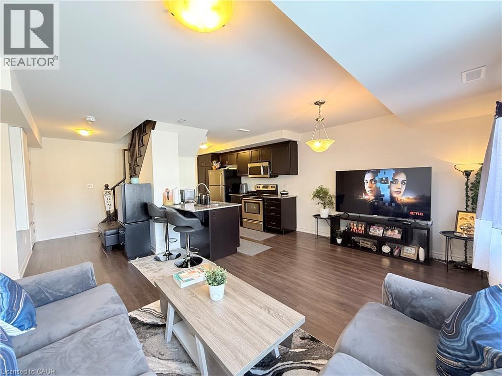 922 Apple Hill Lane, Kitchener, ON - Indoor Photo Showing Living Room