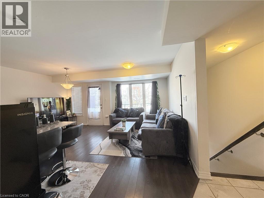922 Apple Hill Lane, Kitchener, ON - Indoor Photo Showing Living Room