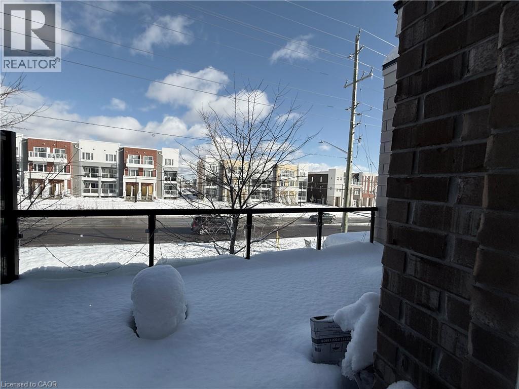 922 Apple Hill Lane, Kitchener, ON - Outdoor