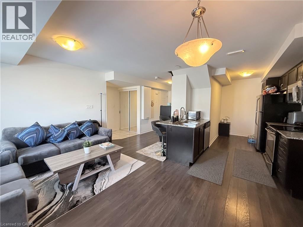 922 Apple Hill Lane, Kitchener, ON - Indoor