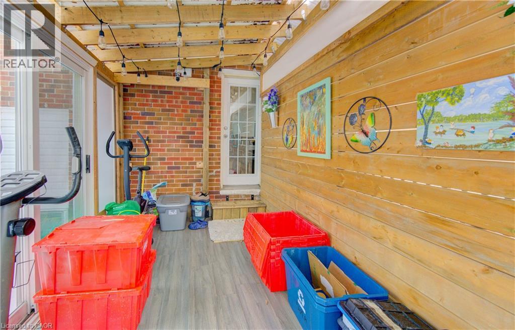 569 Stirling Avenue S, Kitchener, ON - Indoor