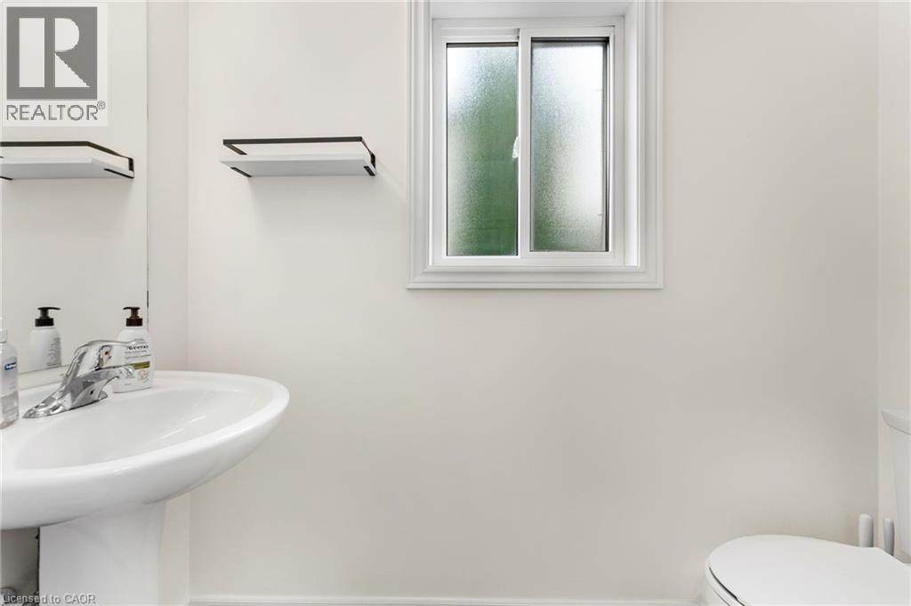 80 Loretta Drive, Virgil, ON - Indoor Photo Showing Bathroom