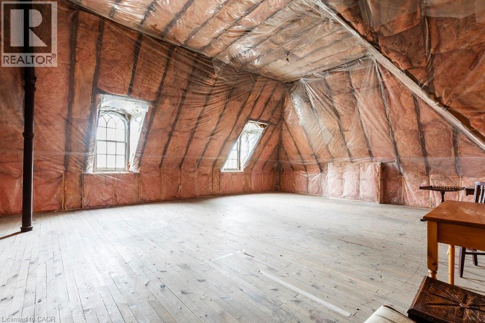 45 Markland Street, Hamilton, ON - Indoor Photo Showing Other Room