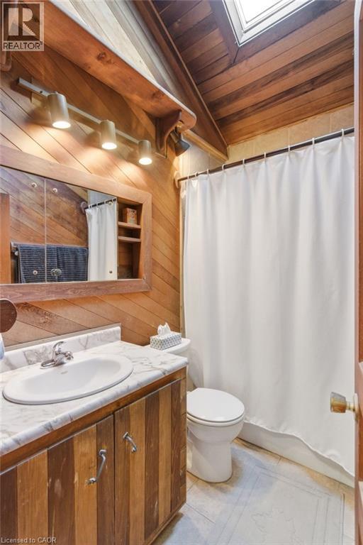 267 Thayer Avenue, Hamilton, ON - Indoor Photo Showing Bathroom