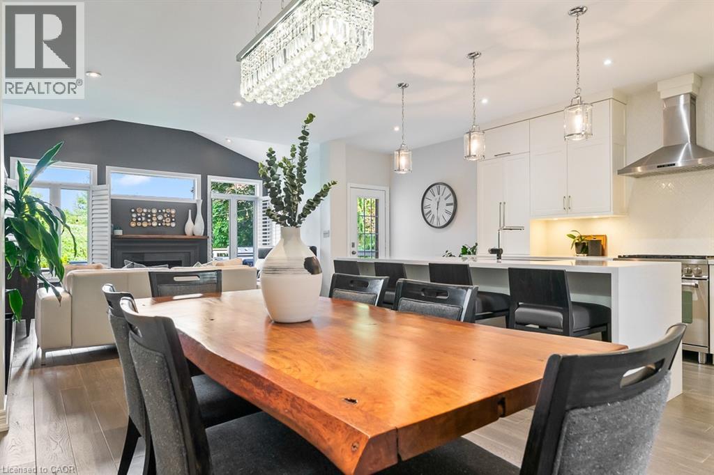 2357 Woodfield Road, Oakville, ON - Indoor Photo Showing Dining Room
