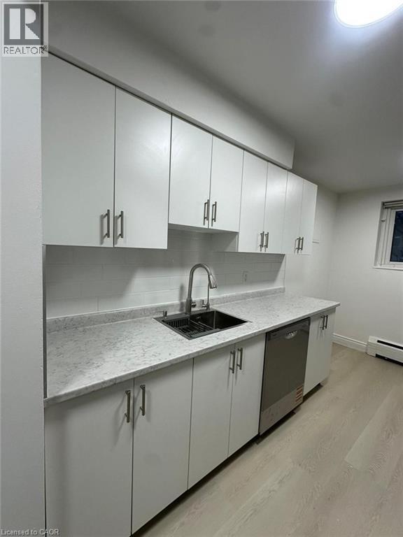 145 Macgregor Crescent Unit# 1, Waterloo, ON - Indoor Photo Showing Kitchen
