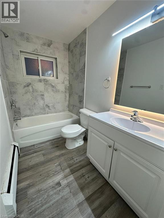 145 Macgregor Crescent Unit# 1, Waterloo, ON - Indoor Photo Showing Bathroom