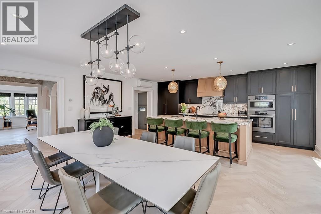 1060 Mohawk Road, Burlington, ON - Indoor Photo Showing Dining Room