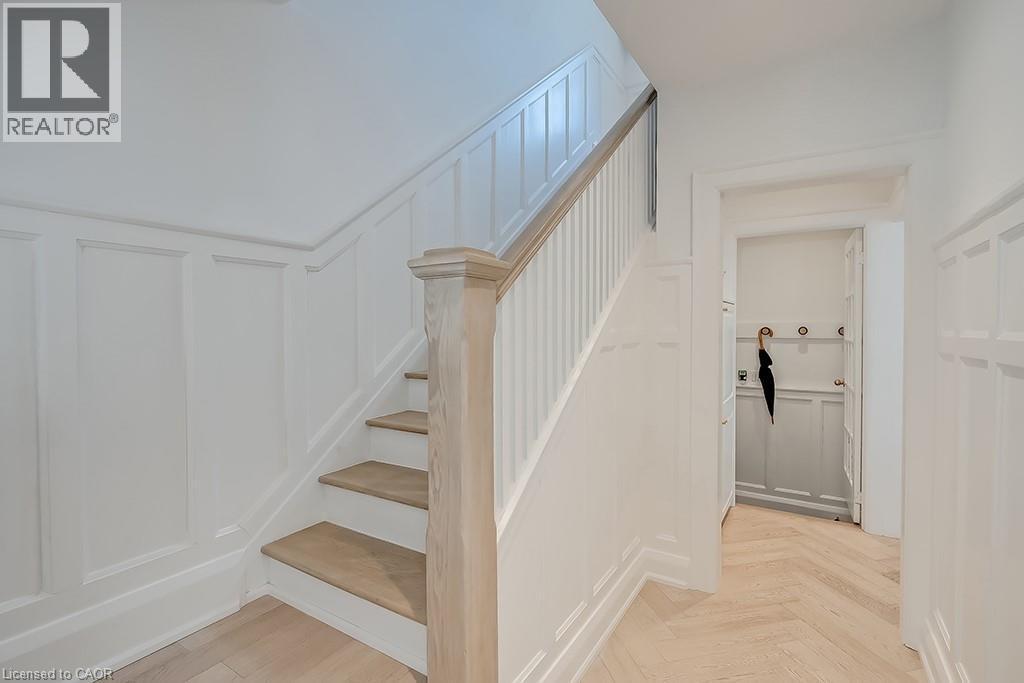 1060 Mohawk Road, Burlington, ON - Indoor Photo Showing Other Room