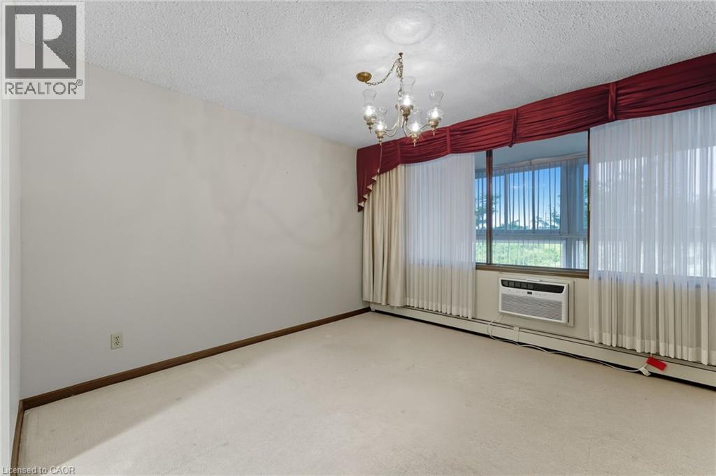 400 Champlain Boulevard Unit# 305, Cambridge, ON - Indoor Photo Showing Other Room