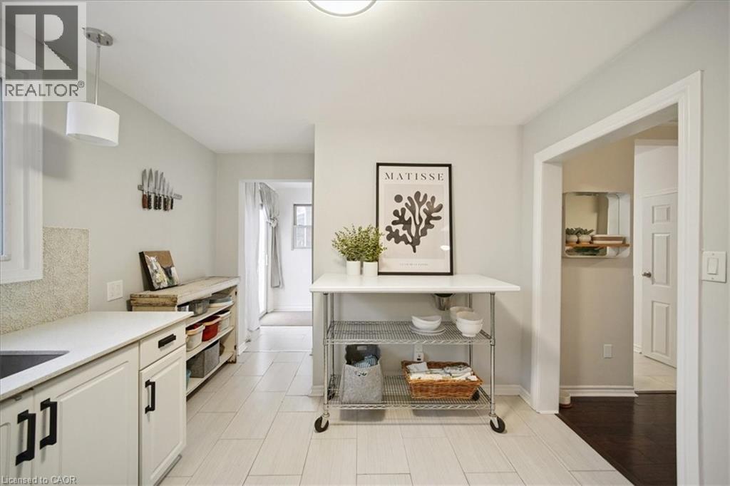 171 Paling Avenue, Hamilton, ON - Indoor Photo Showing Kitchen