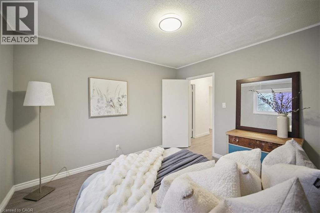 171 Paling Avenue, Hamilton, ON - Indoor Photo Showing Bedroom