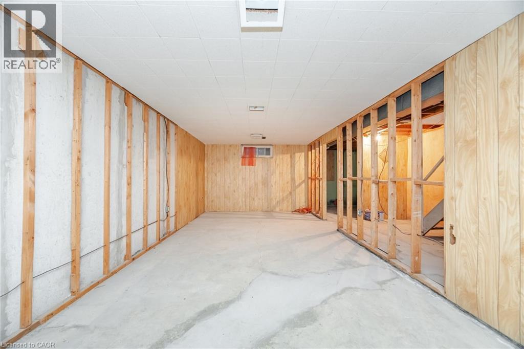 21 Horning Drive, Hamilton, ON - Indoor Photo Showing Other Room