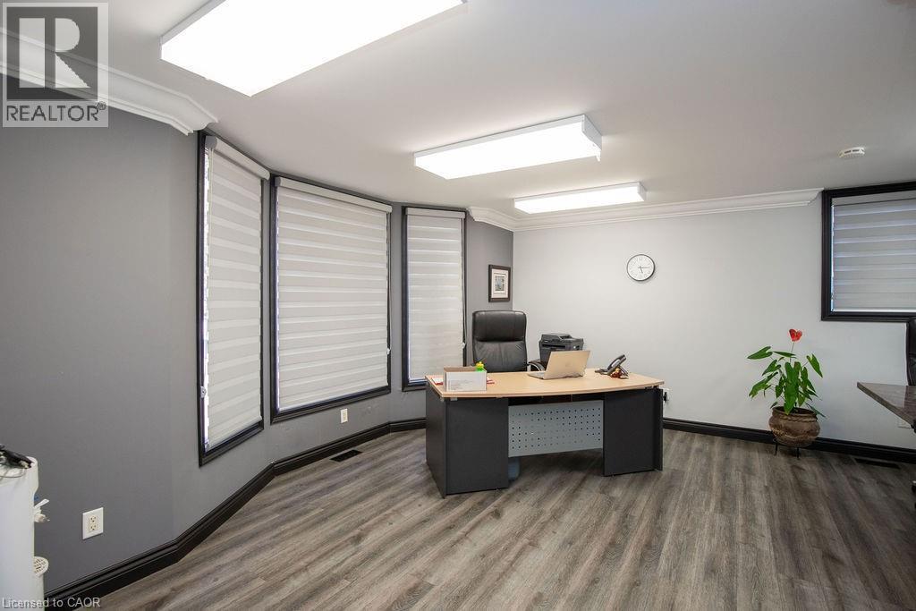 190 Hempstead Drive, Hamilton, ON