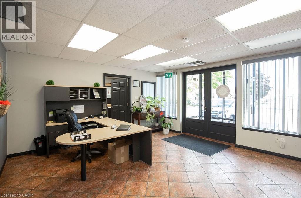 190 Hempstead Drive, Hamilton, ON