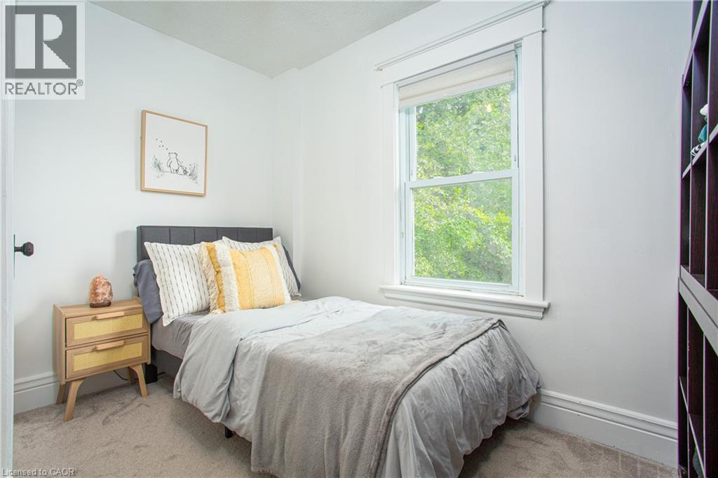 826 Beach Boulevard, Hamilton, ON - Indoor Photo Showing Bedroom