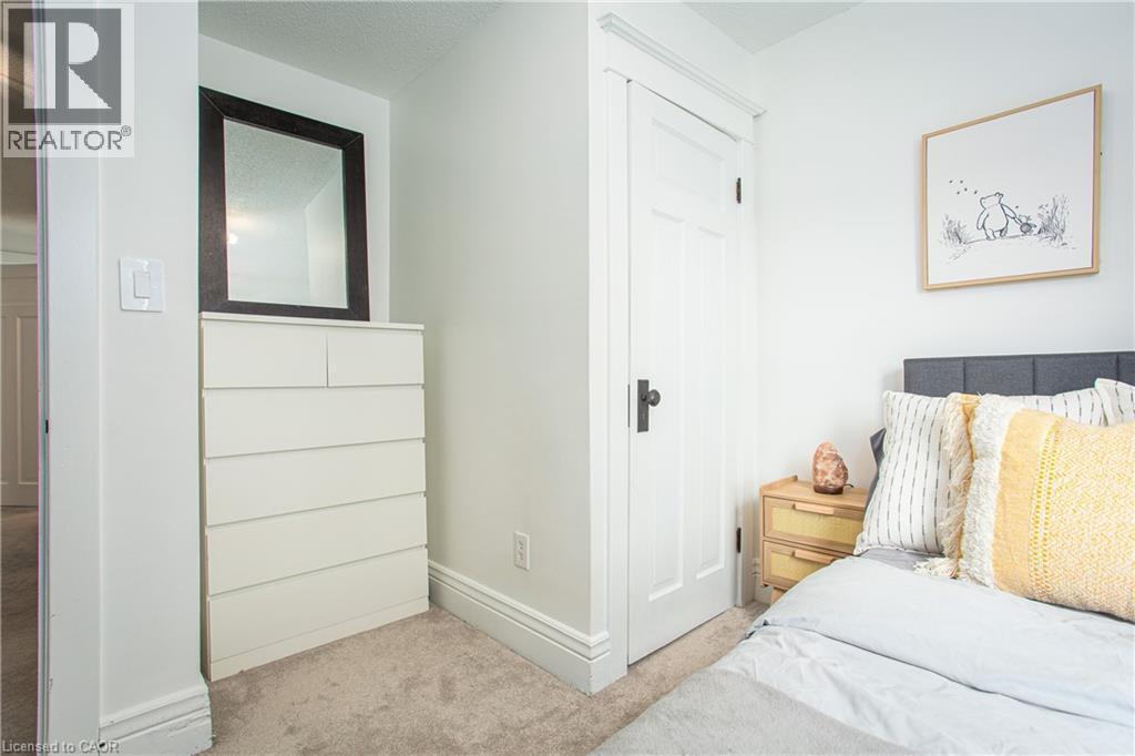826 Beach Boulevard, Hamilton, ON - Indoor Photo Showing Bedroom