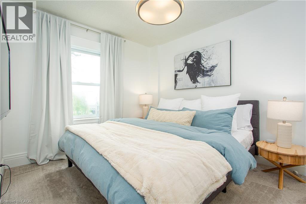 826 Beach Boulevard, Hamilton, ON - Indoor Photo Showing Bedroom