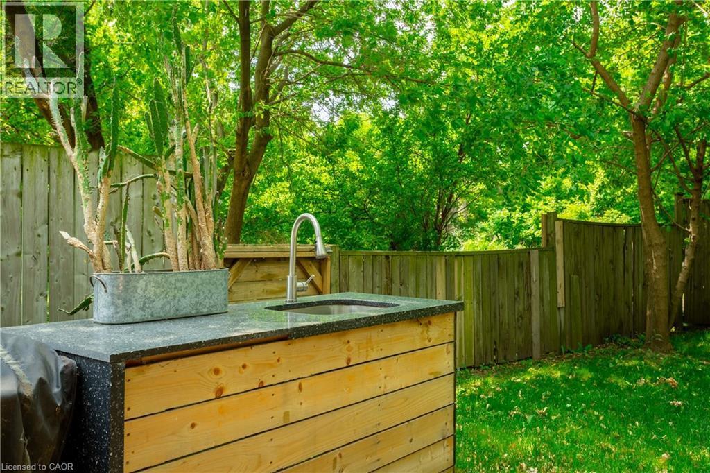 826 Beach Boulevard, Hamilton, ON - Outdoor