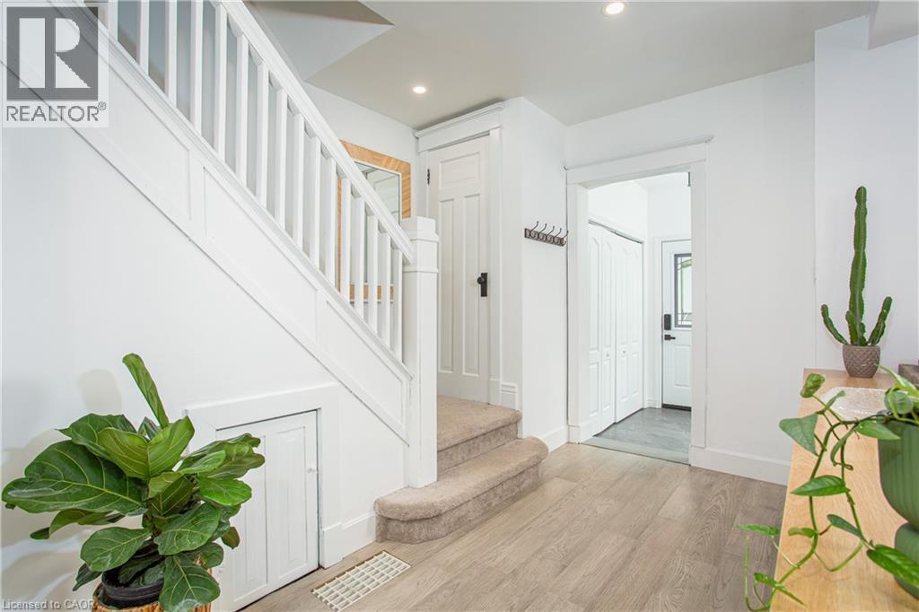 826 Beach Boulevard, Hamilton, ON - Indoor Photo Showing Other Room