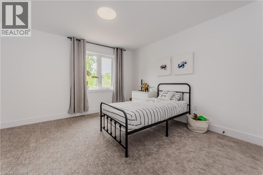 195 Riverbank Drive, Cambridge, ON - Indoor Photo Showing Bedroom