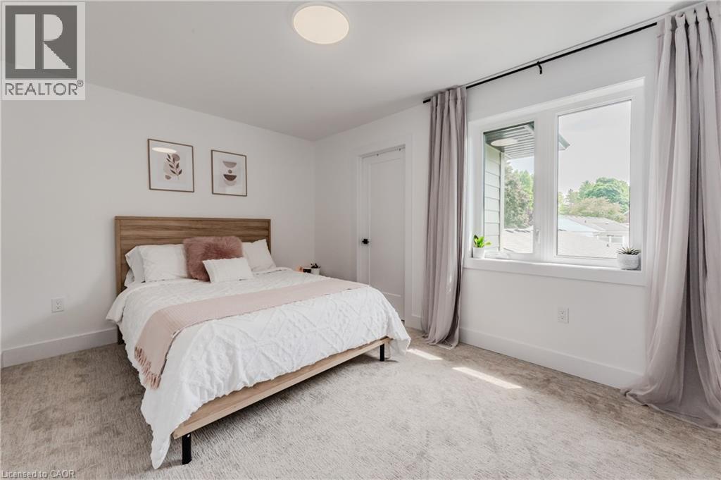195 Riverbank Drive, Cambridge, ON - Indoor Photo Showing Bedroom