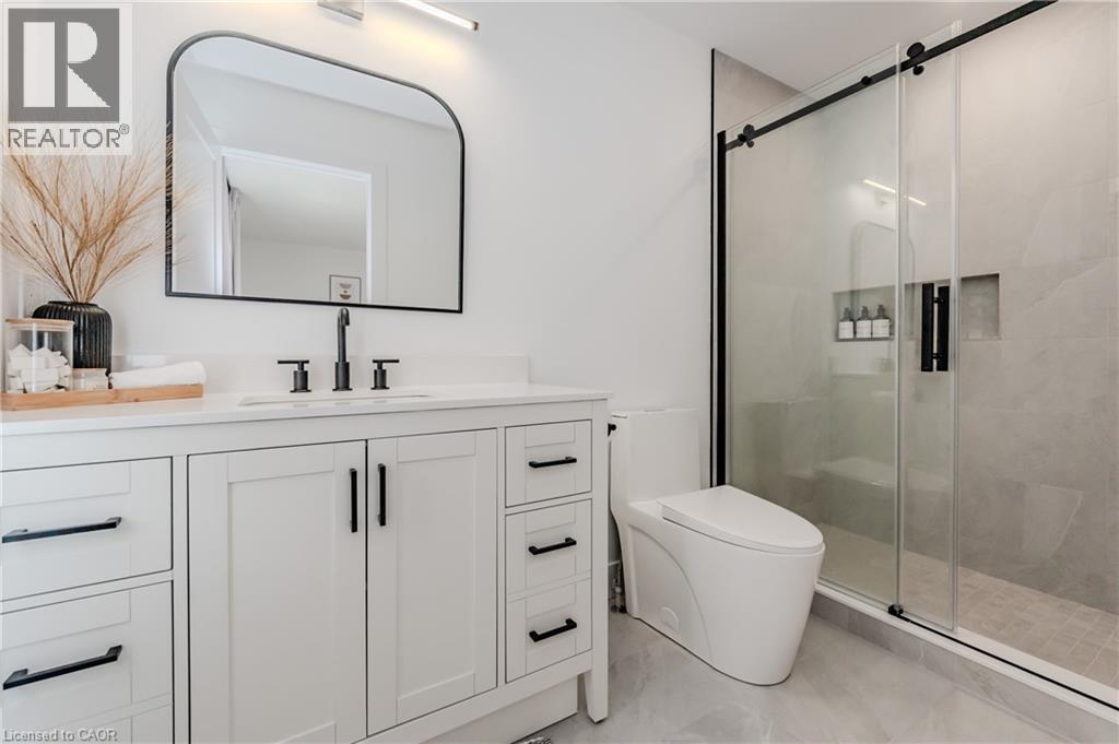 195 Riverbank Drive, Cambridge, ON - Indoor Photo Showing Bathroom