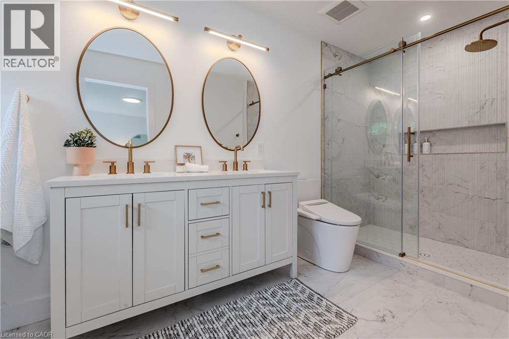 195 Riverbank Drive, Cambridge, ON - Indoor Photo Showing Bathroom